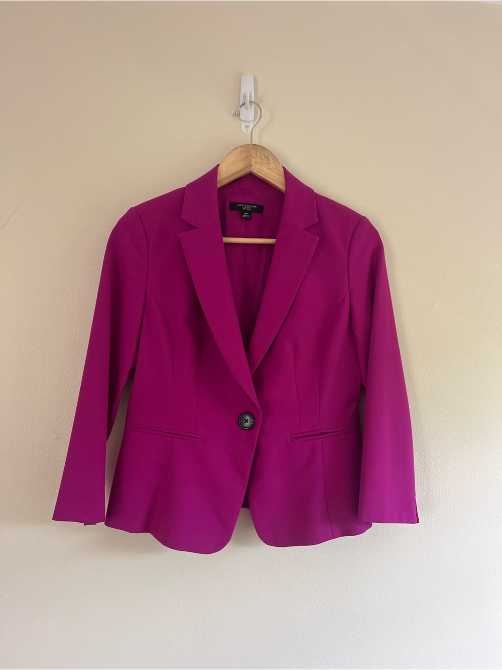 Ann Taylor Women's Magenta Single-Button Blazer - Size 4 Petite